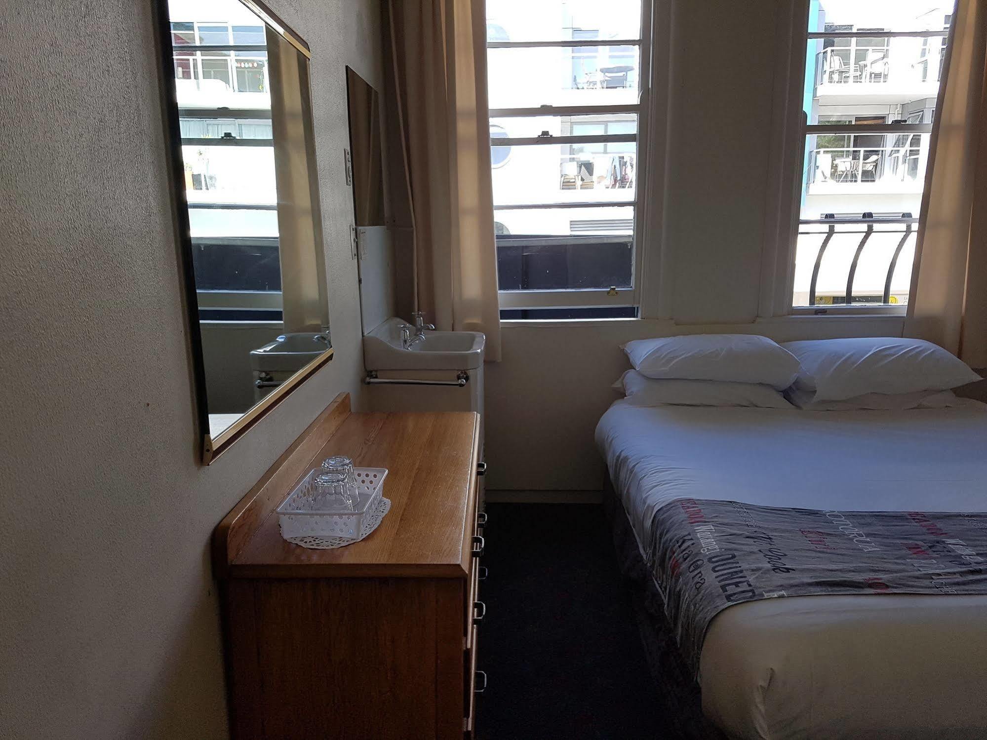 Whakatane Hotel Экстерьер фото